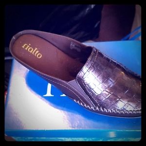 Shoe's